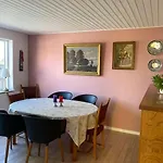 Semesterbostad Hyggeligt I *
